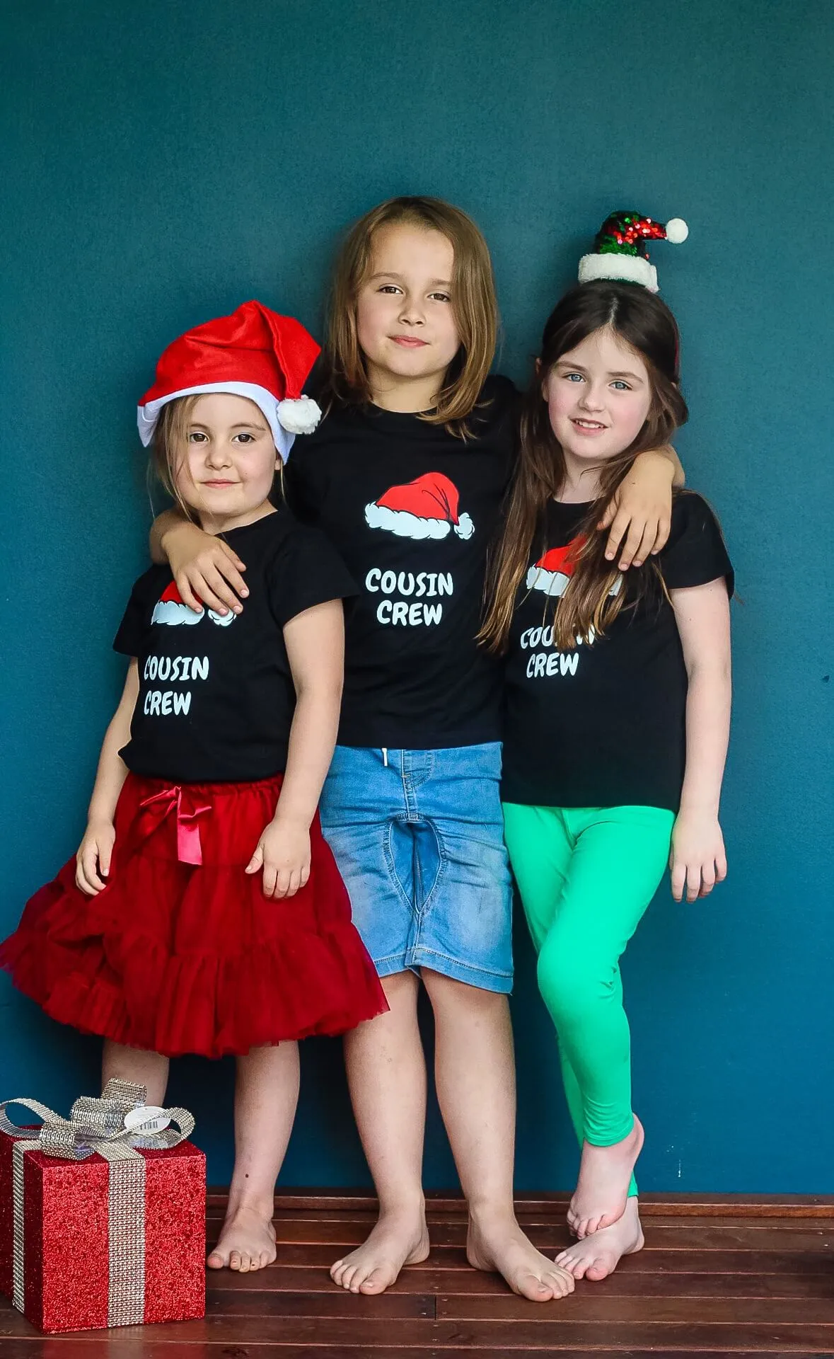 COUSIN CREW  CHRISTMAS HAT  KIDS T-SHIRT