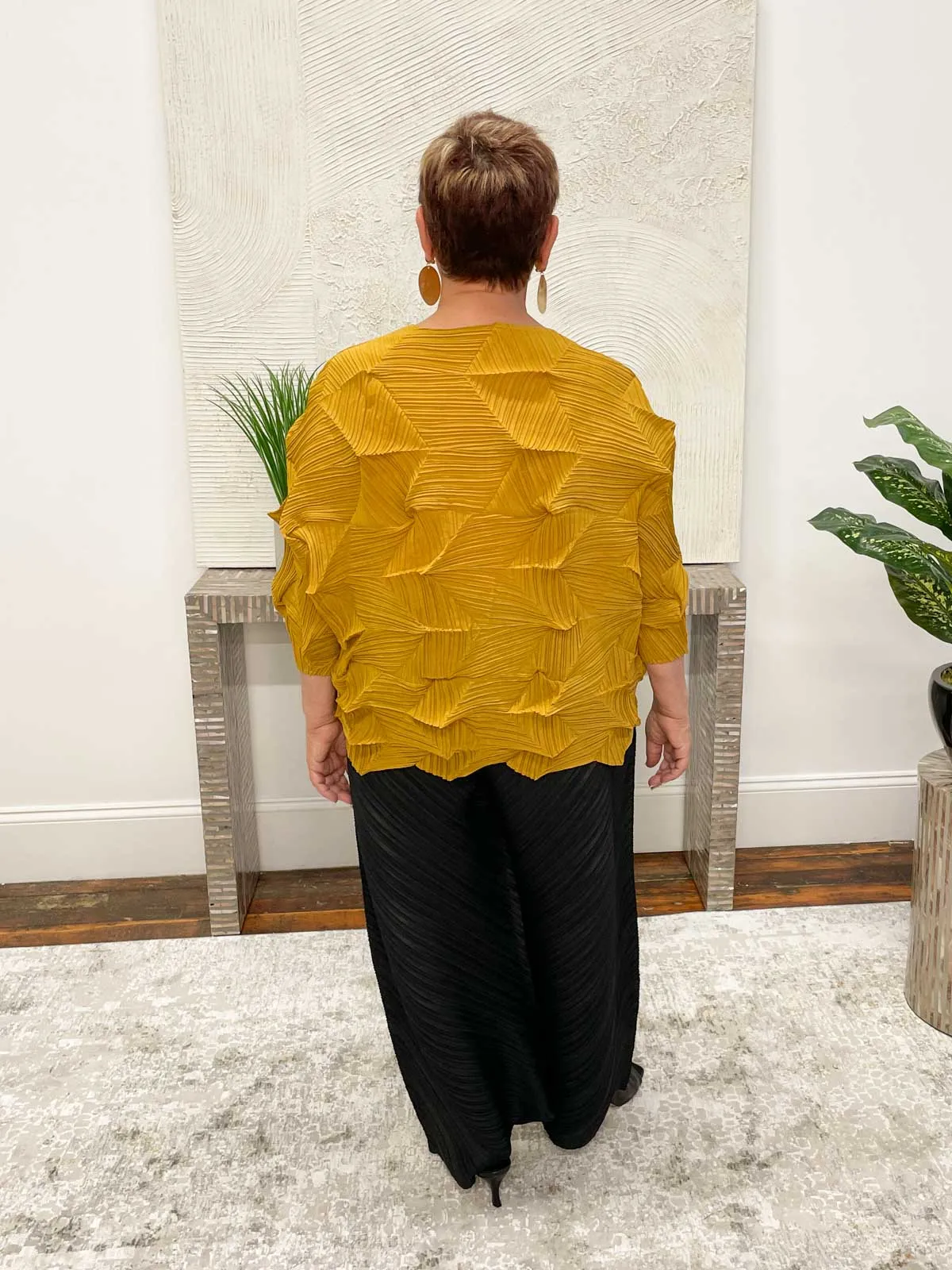 Magic Shirt, Mustard
