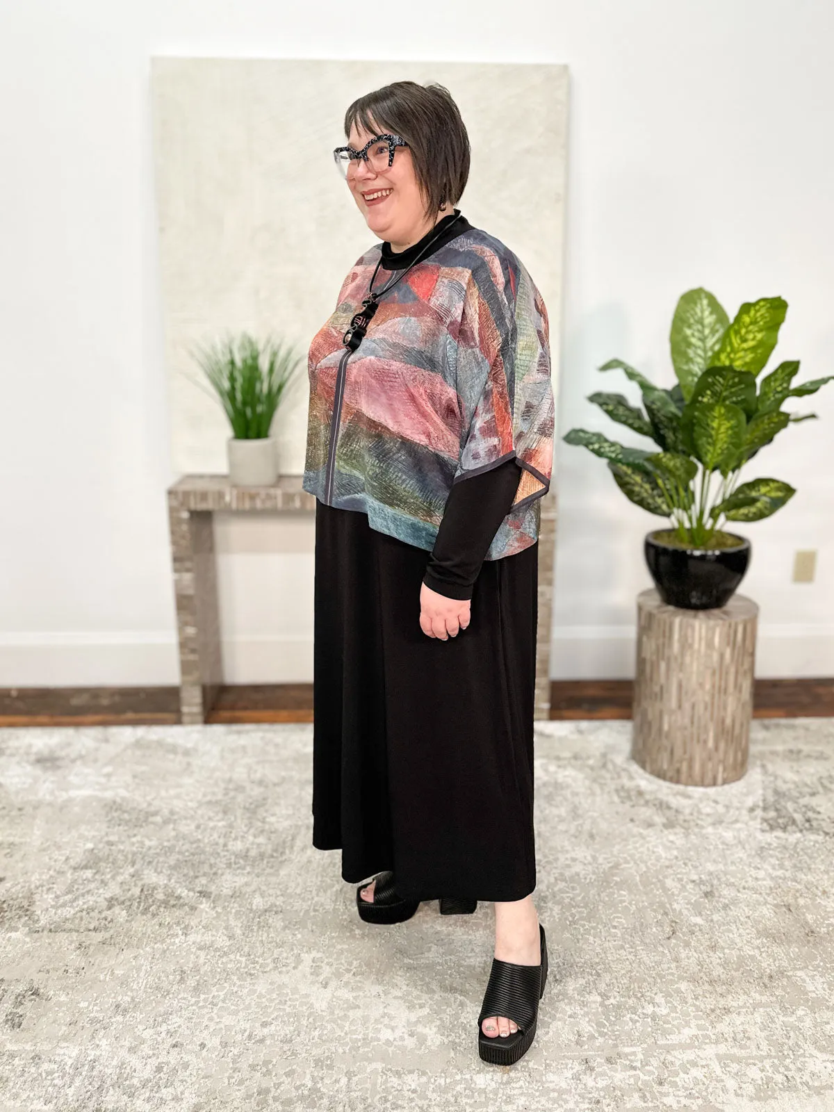 Silk Short Top, Das Hotel