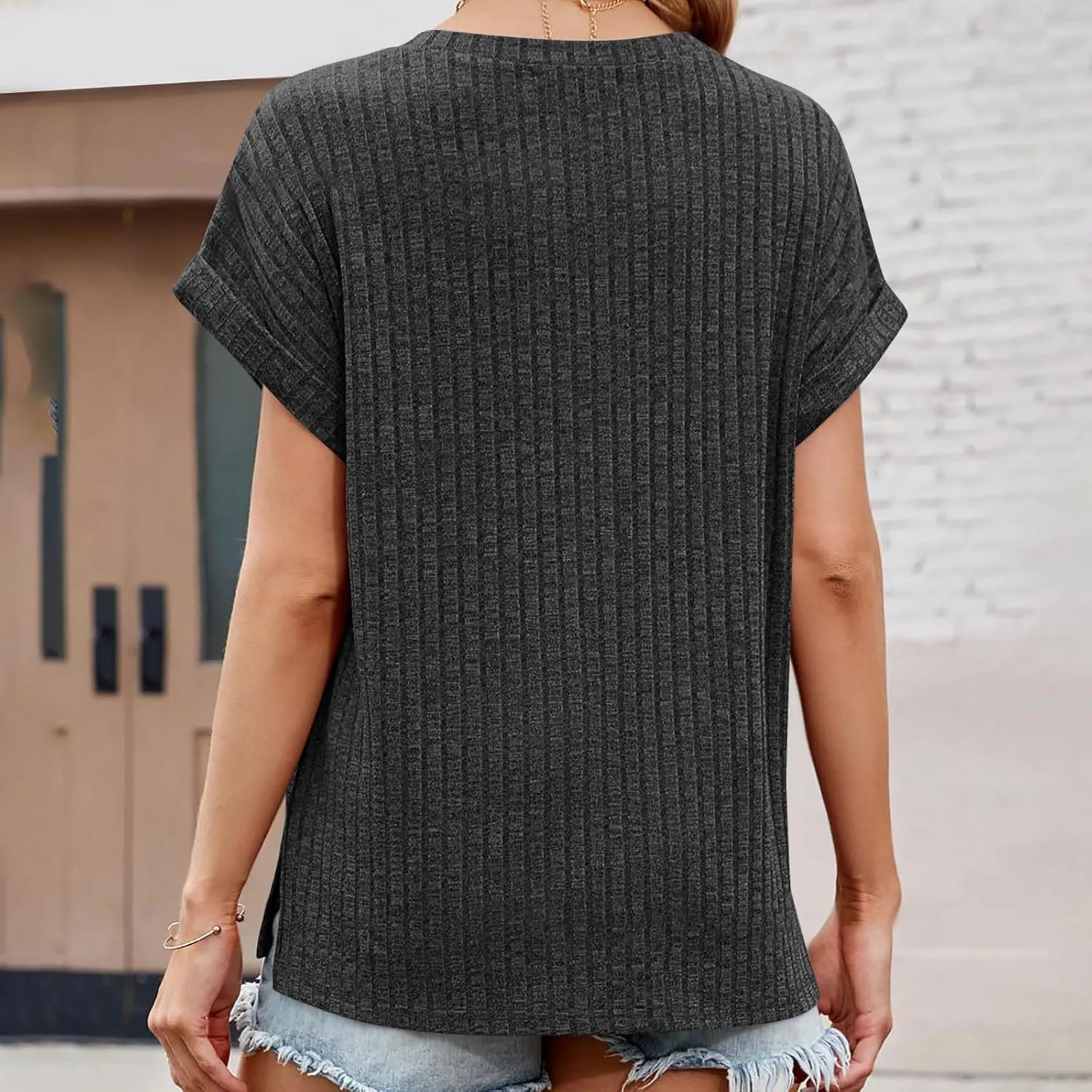 T Shirts for Women V Neck Ribbed Knit Casual Shirts Basic Tees Tops 2025 Summer Slim Fit T-Shirts Going Out Outfits