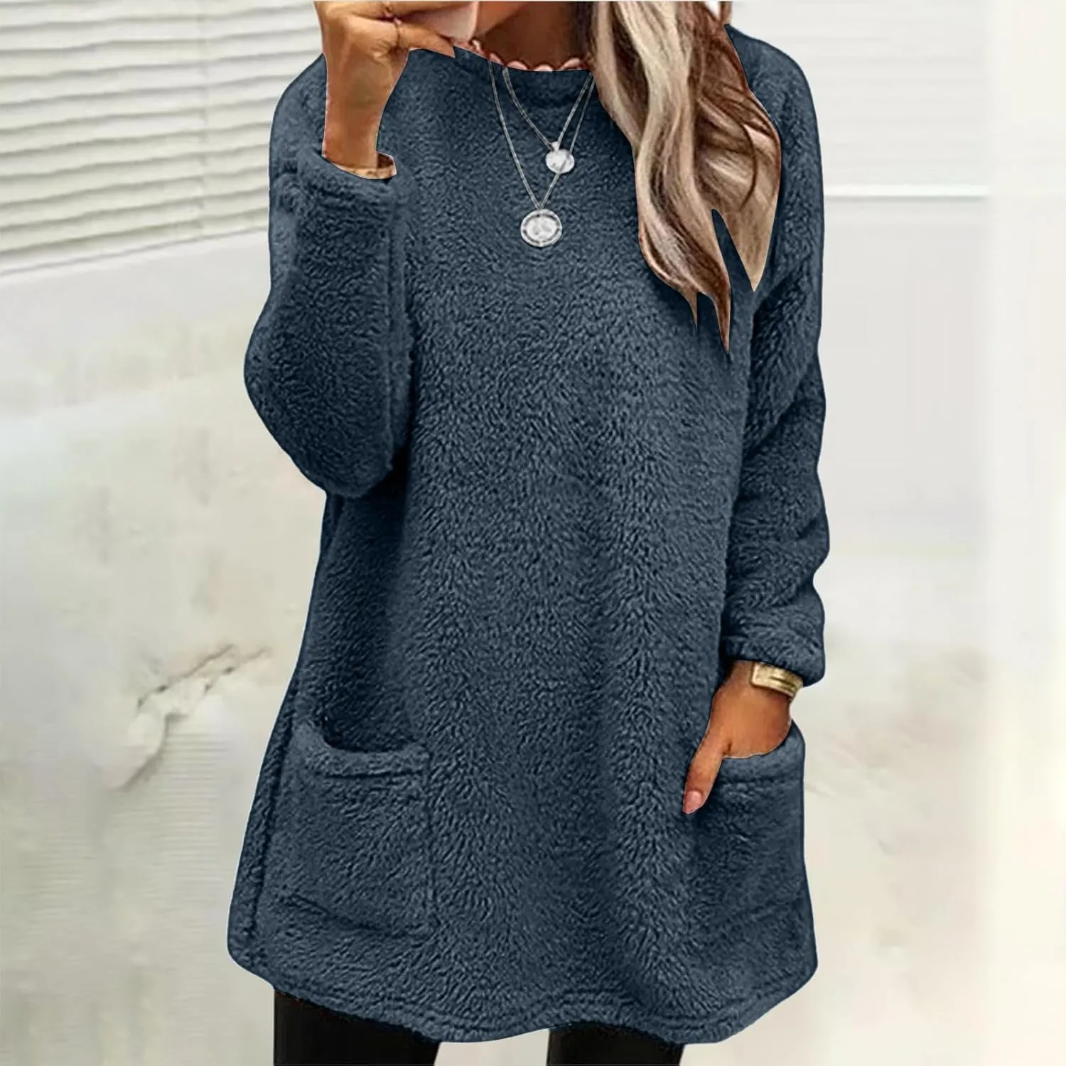 Womens Fuzzy Fleece Pullover Sherpa Sweatshirt Turtleneck Long Sleeve Sweatshirts Winter Warm Outwear Tops with Pockets